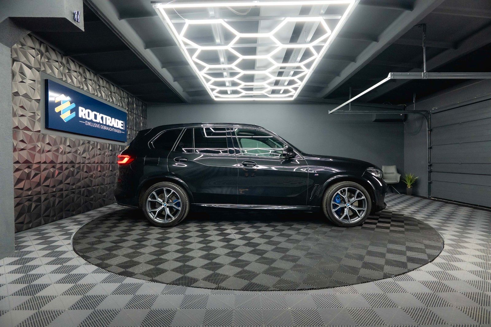 Fahrzeugabbildung BMW X5 xDrive 40i M Sport Shadow Line *ACC*Pano*LED*