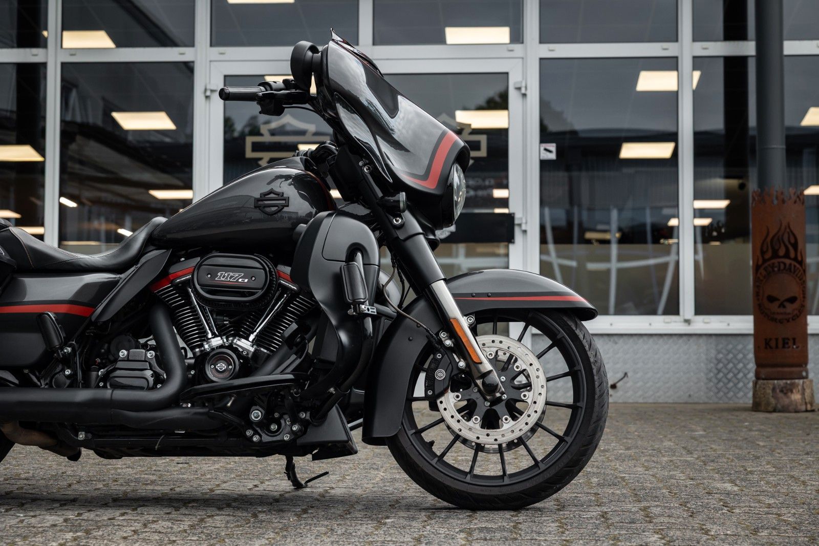 Fahrzeugabbildung Harley-Davidson CVO STREET GLIDE 117 FLHXSE - KESSTECH