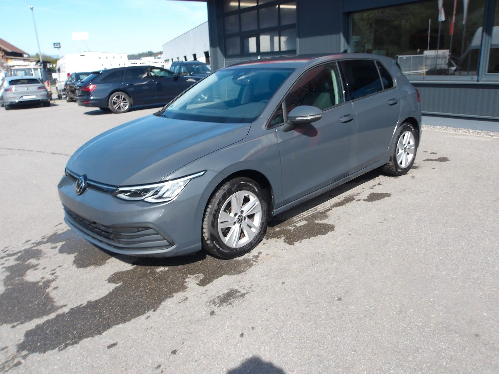 Volkswagen Golf VIII Lim. Life DSG *LED*NAVI*RFK*EXP. 14990