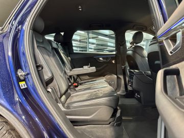 Audi Q7 - 7