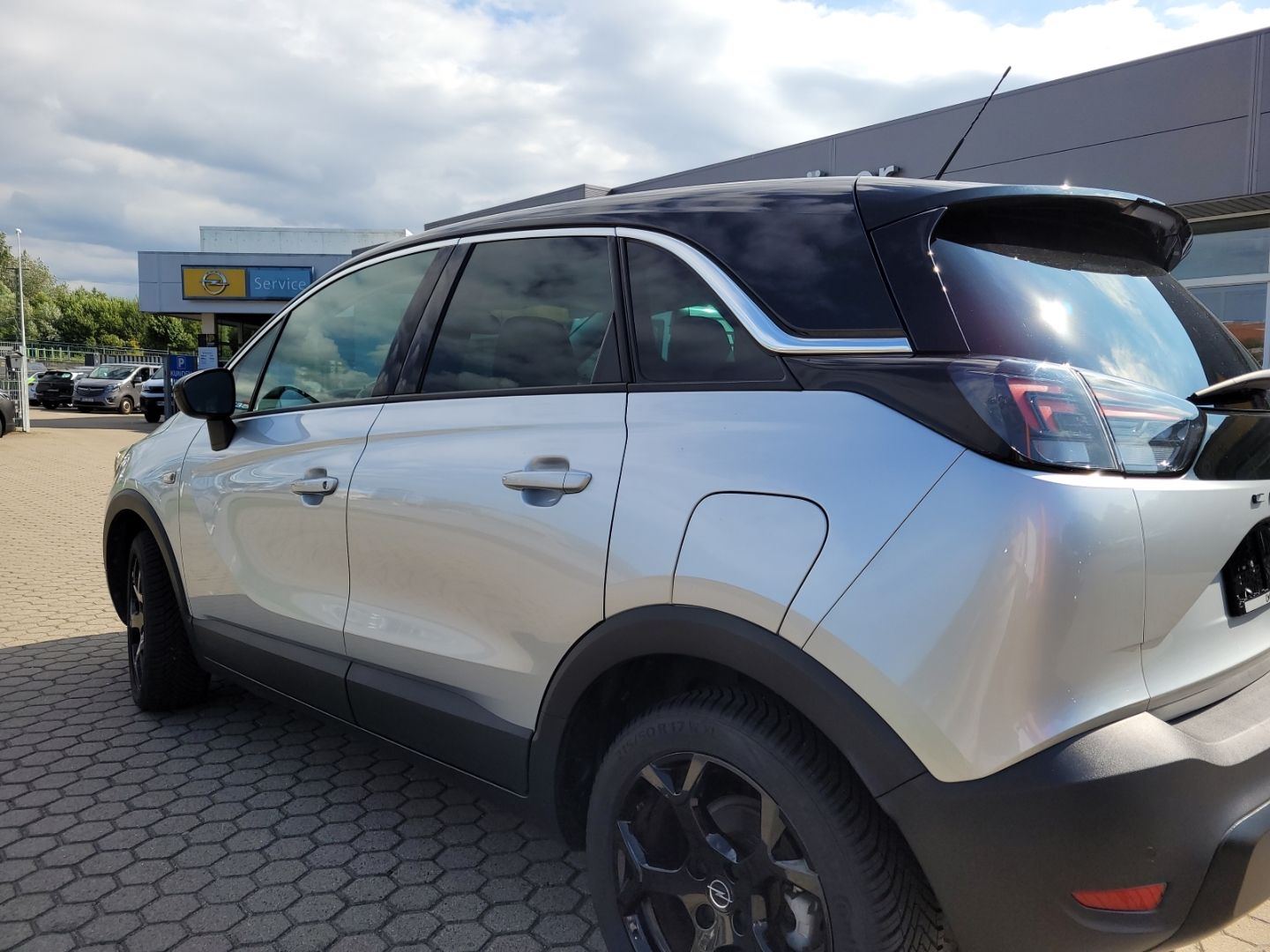 Fahrzeugabbildung Opel Crossland GS Line SHZ+LHZ+PDC+Allwetterreifen