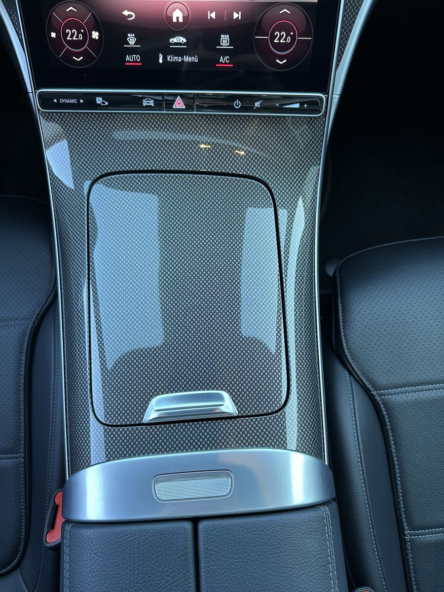 Fahrzeugabbildung Mercedes-Benz C 300d T Avantgarde NAV+LED+PANO+KAM+VC+HUD+19ZO