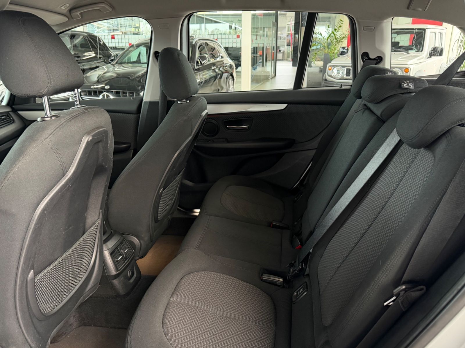Fahrzeugabbildung BMW 2er Gran Tourer 220d Advantage Business LED