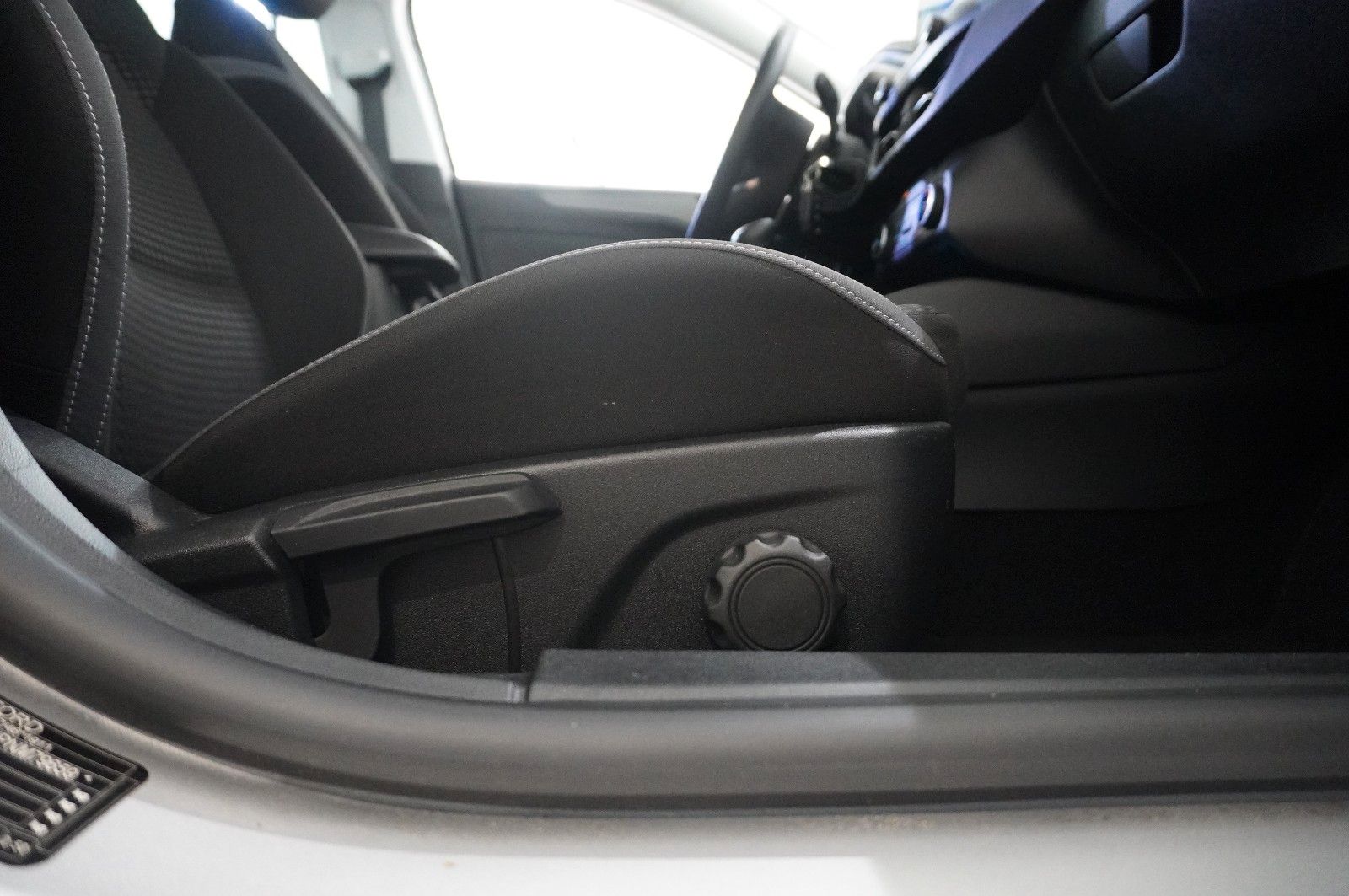 Fahrzeugabbildung Ford Focus Turnier 1.5D COOL & CONN. NAVI/LED/KAMERA