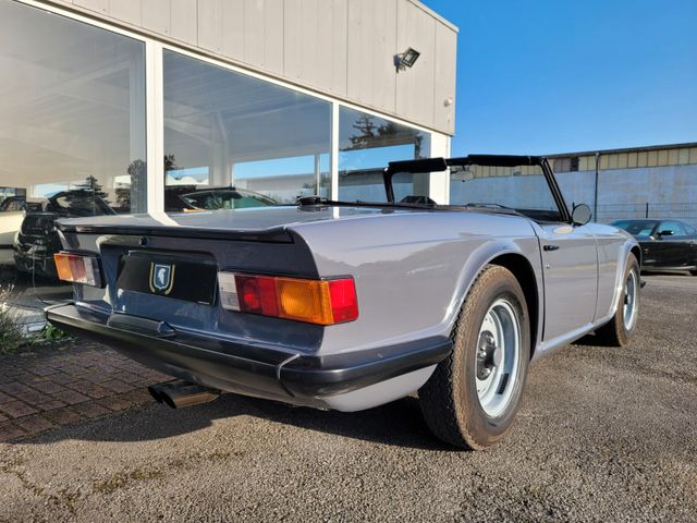 Fahrzeugabbildung Triumph TR6/Kompletter Neuaufbau im Sammlerzustand