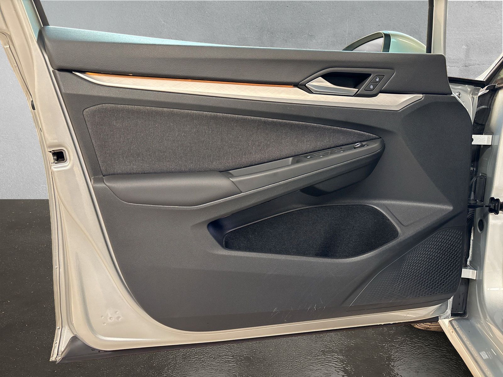 Fahrzeugabbildung Volkswagen Golf Variant 1.5 eTSI Life DSG AppConnect