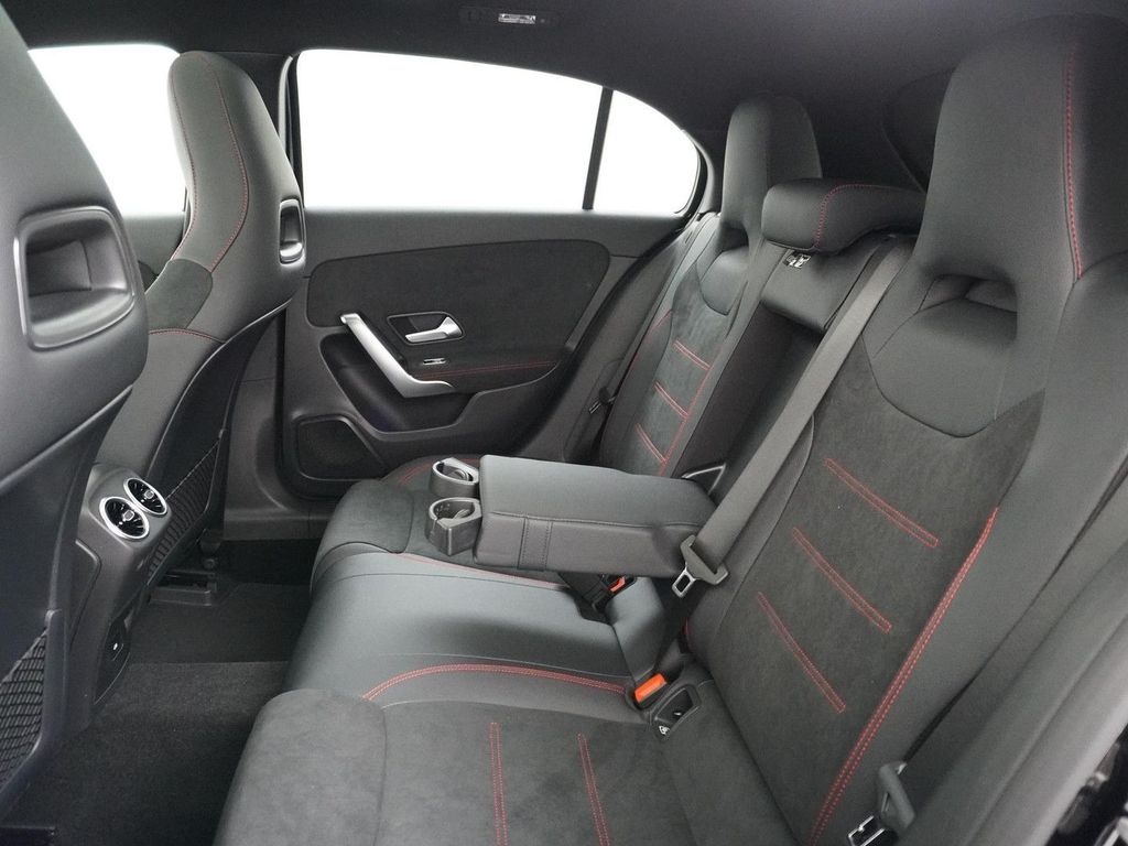 Mercedes-Benz A 250 e Star Edition AMG Line | Panorama - Schie