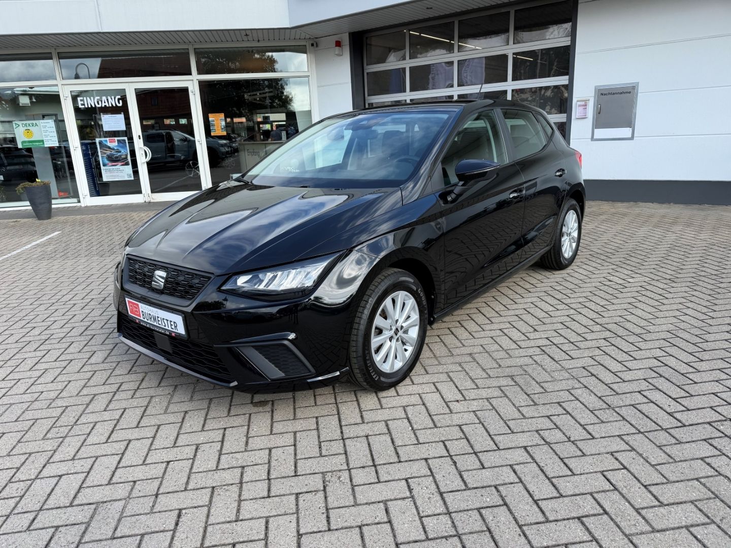 Fahrzeugabbildung SEAT Ibiza Style DigiCockpit LED CarPlay Klima Front