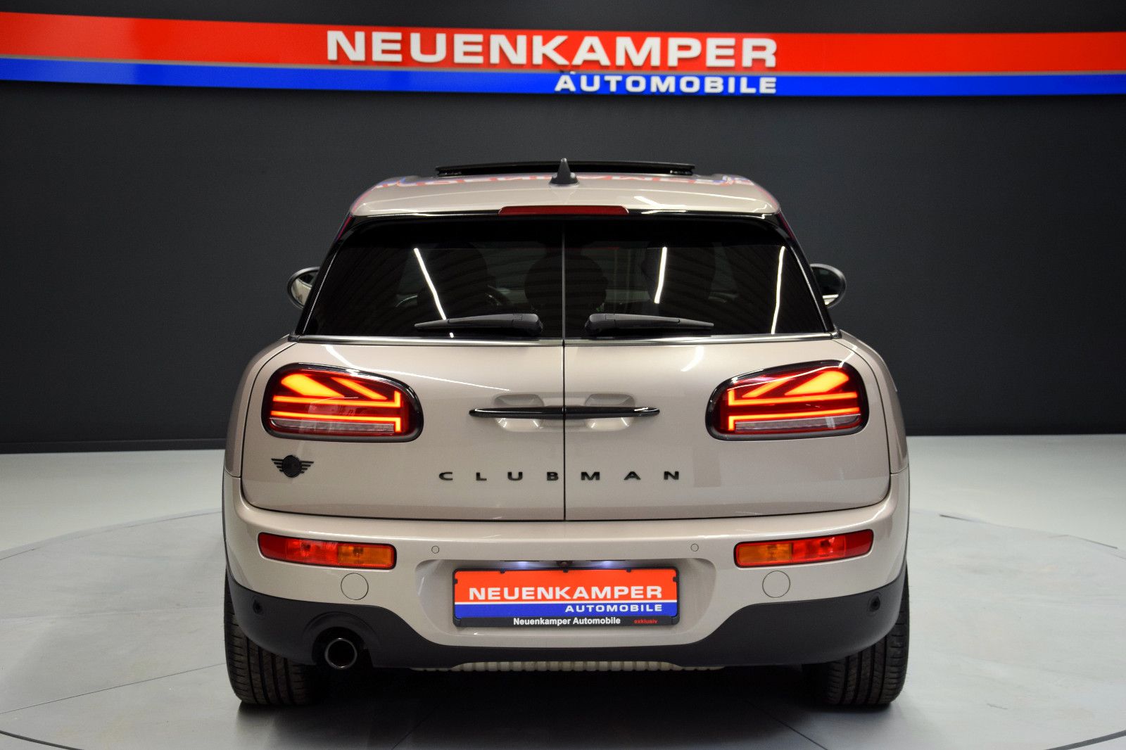 Fahrzeugabbildung MINI COOPER Clubman Pano Leder Led kamera 18 Zoll