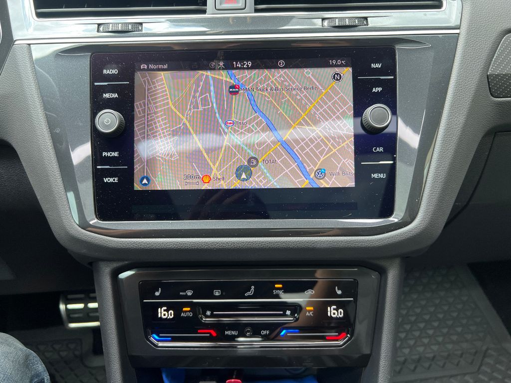 Volkswagen Tiguan 2.0 TDI DSG 4M Black & R-Line PANO LEDER