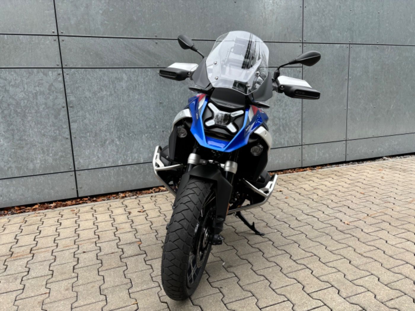 Fahrzeugabbildung BMW R 1300 GS Trophy 4 Pakete Fahrzeughöhenregelung