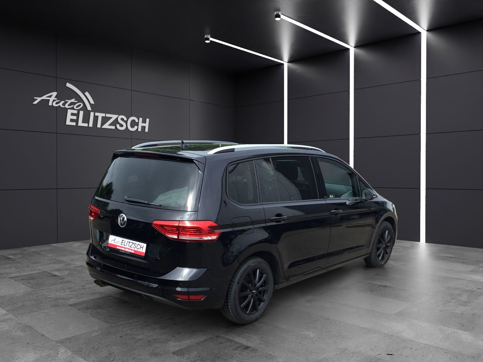 Fahrzeugabbildung Volkswagen Touran TDI DSG LED 16" ACC AHK SHZ 7 Sitzer