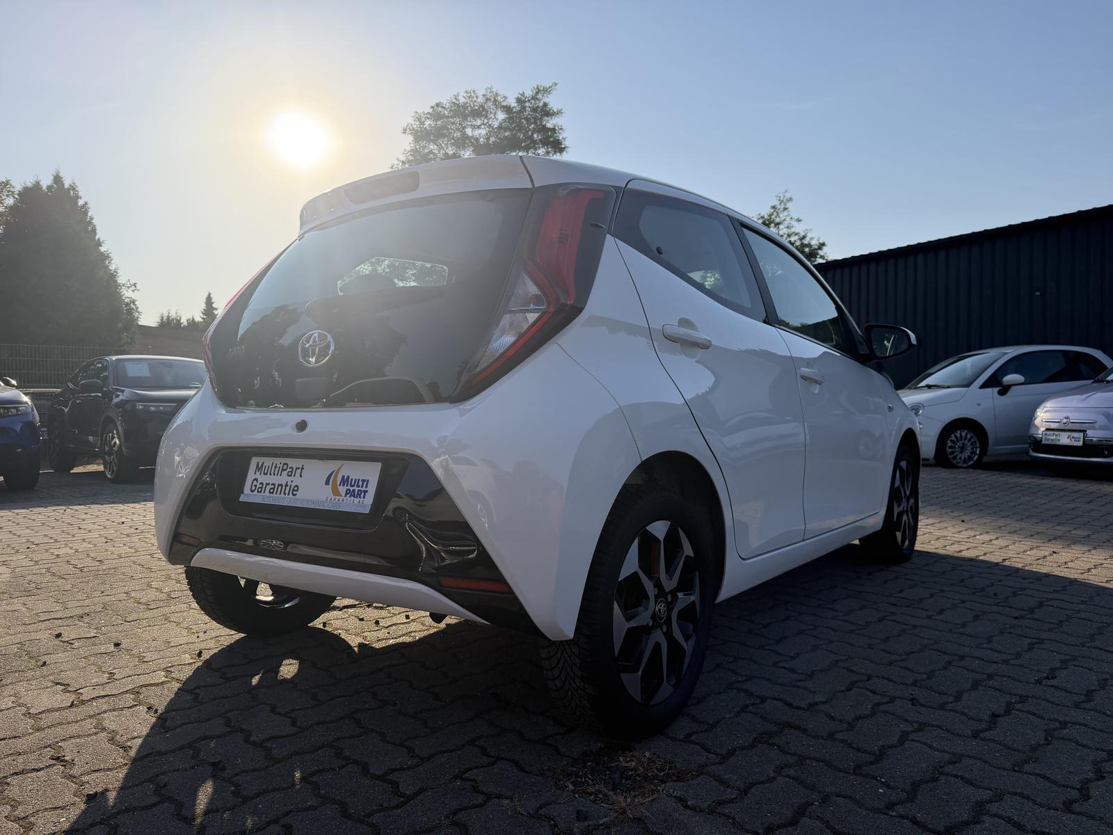 Toyota AYGO TEAM-D/KAMERA/KLIMA/AUTOMATIK/62TKM/1.HD