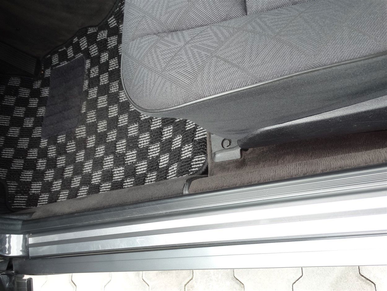 Fahrzeugabbildung Mercedes-Benz E 320 Kombi/Ausnahmezustand/7 Sitze/Klima