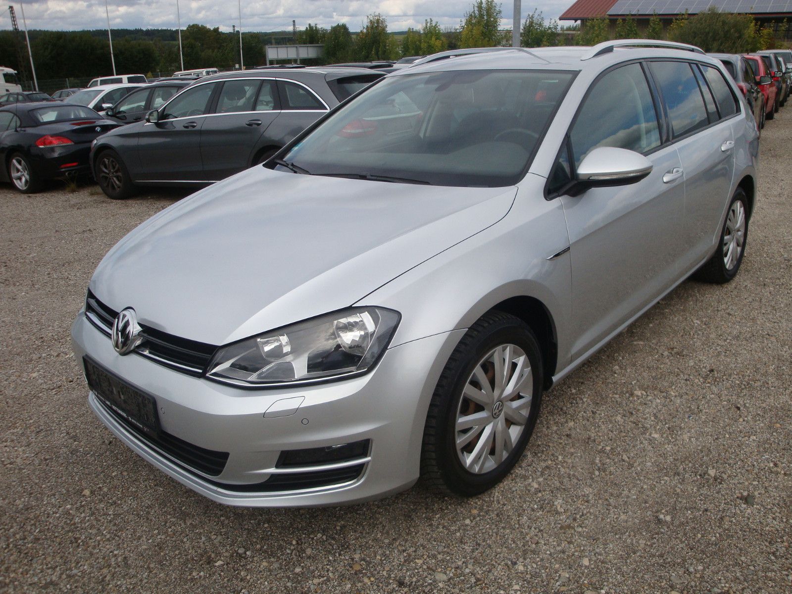 Volkswagen Golf - 1