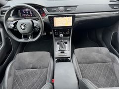 SKODA Superb Combi 2.0 TDI Sportline DSG SKODA Superb Combi 2.0 TDI Sportline DSG