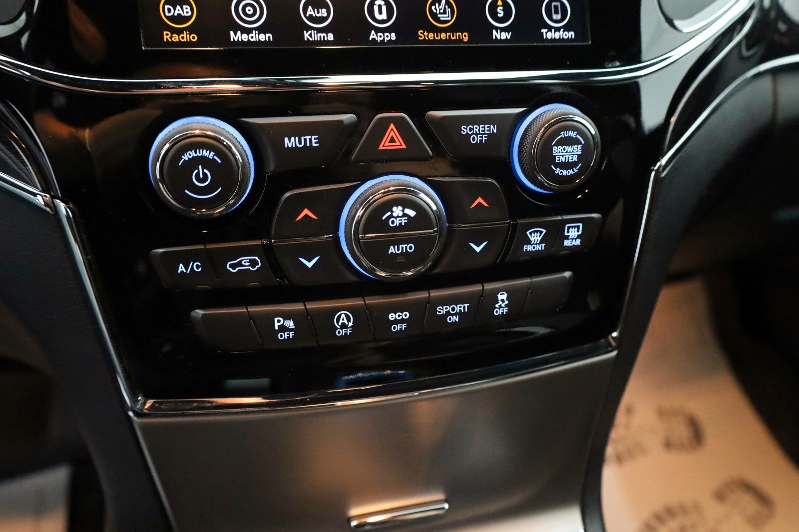 Fahrzeugabbildung Jeep Grand Cherokee Trailhawk,Navi,Sitzlüftung,Kamera
