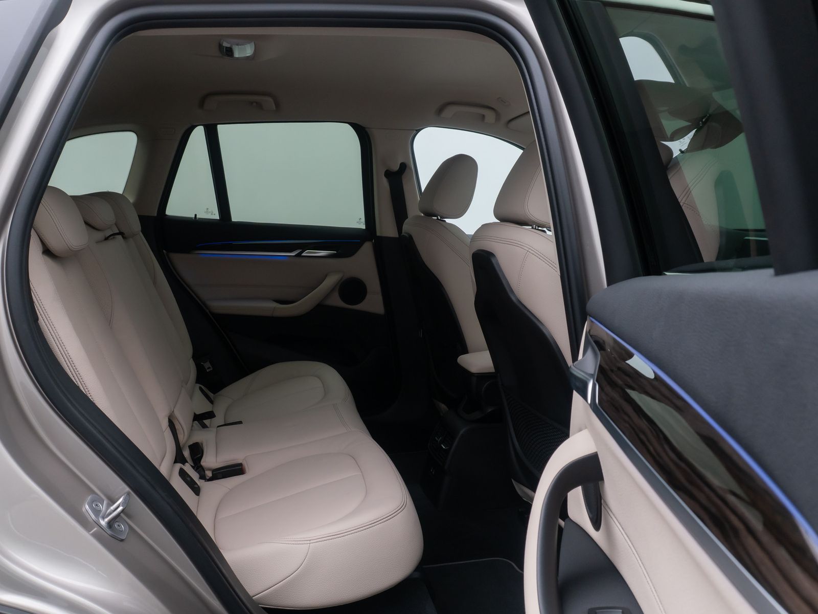 Fahrzeugabbildung BMW X1 sD20i xLine DAB LED M Sportlenkr Leder 18Zoll
