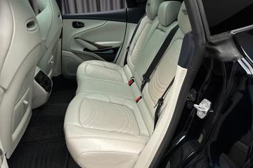 صورة مصغرة 38 لـ 2024 Aston Martin DBX