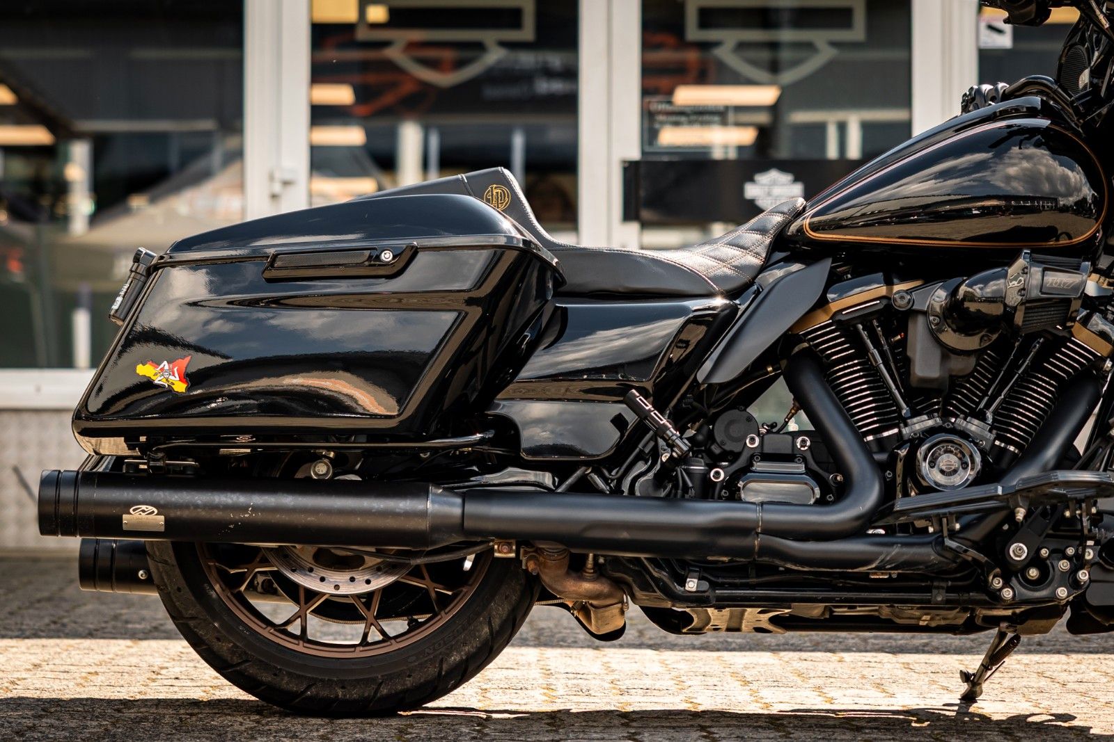 Fahrzeugabbildung Harley-Davidson FLHXST STREET GLIDE ST 117-JEKILL & HYDE- Öhlins