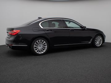 Fahrzeugabbildung BMW 730d xDr LED ACC HUD HI-FI DAB Kamera 360°