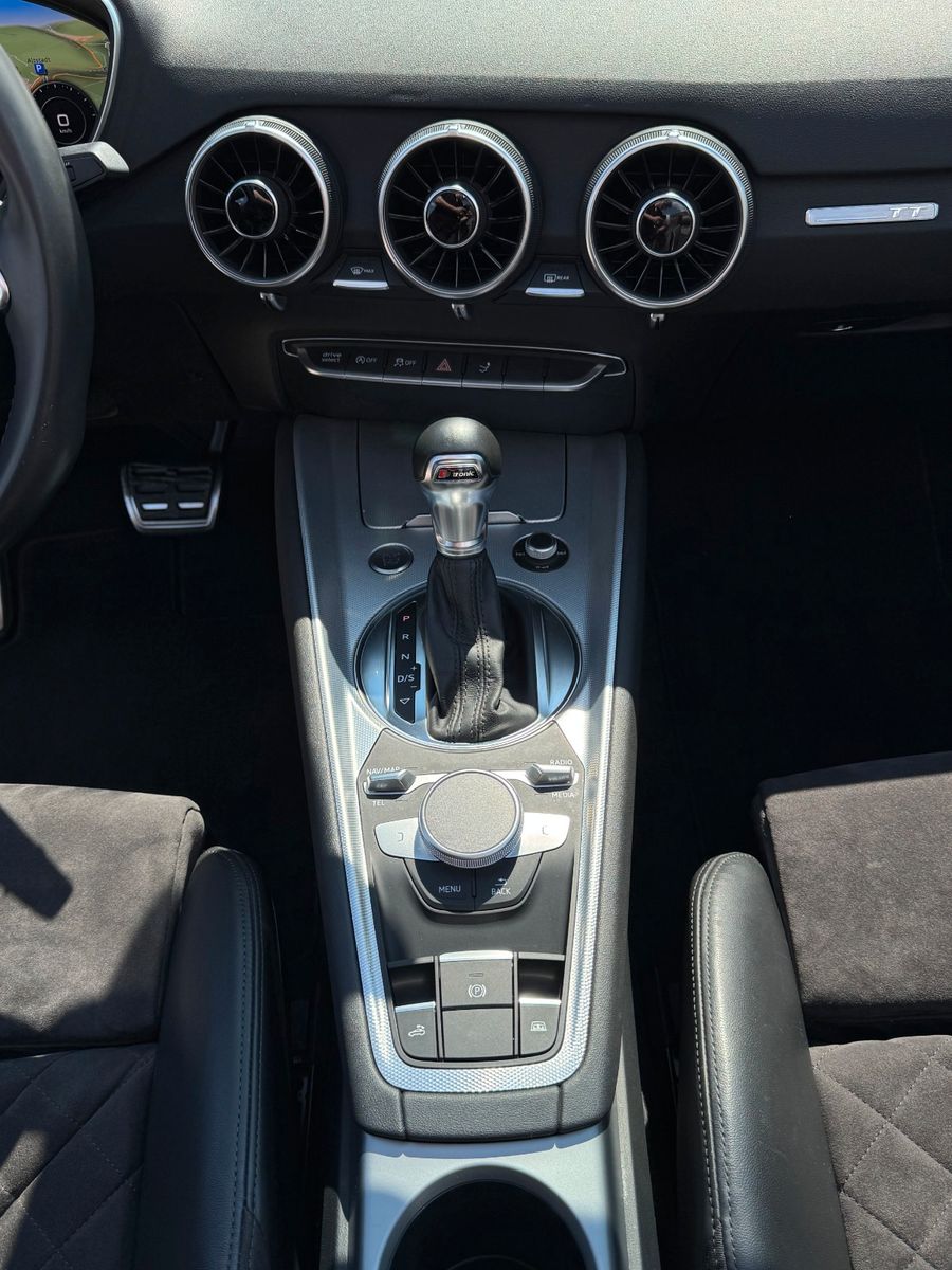 Fahrzeugabbildung Audi TT Roadster 2.0 TFSI DSG S-Line B&O Alcan. SHZ