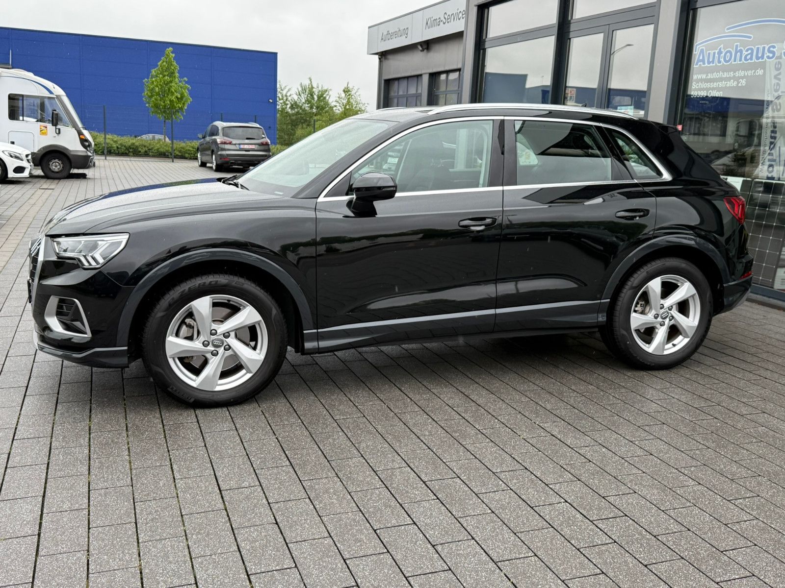 Fahrzeugabbildung Audi Q3 40 TFSI quattro advanced