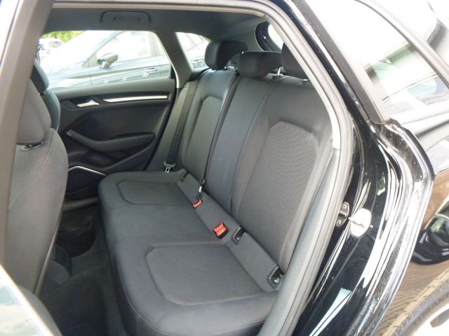 Fahrzeugabbildung Audi A3 Sportback 30 TFSI >NAVI/LED/Sitzheiz/PDC<