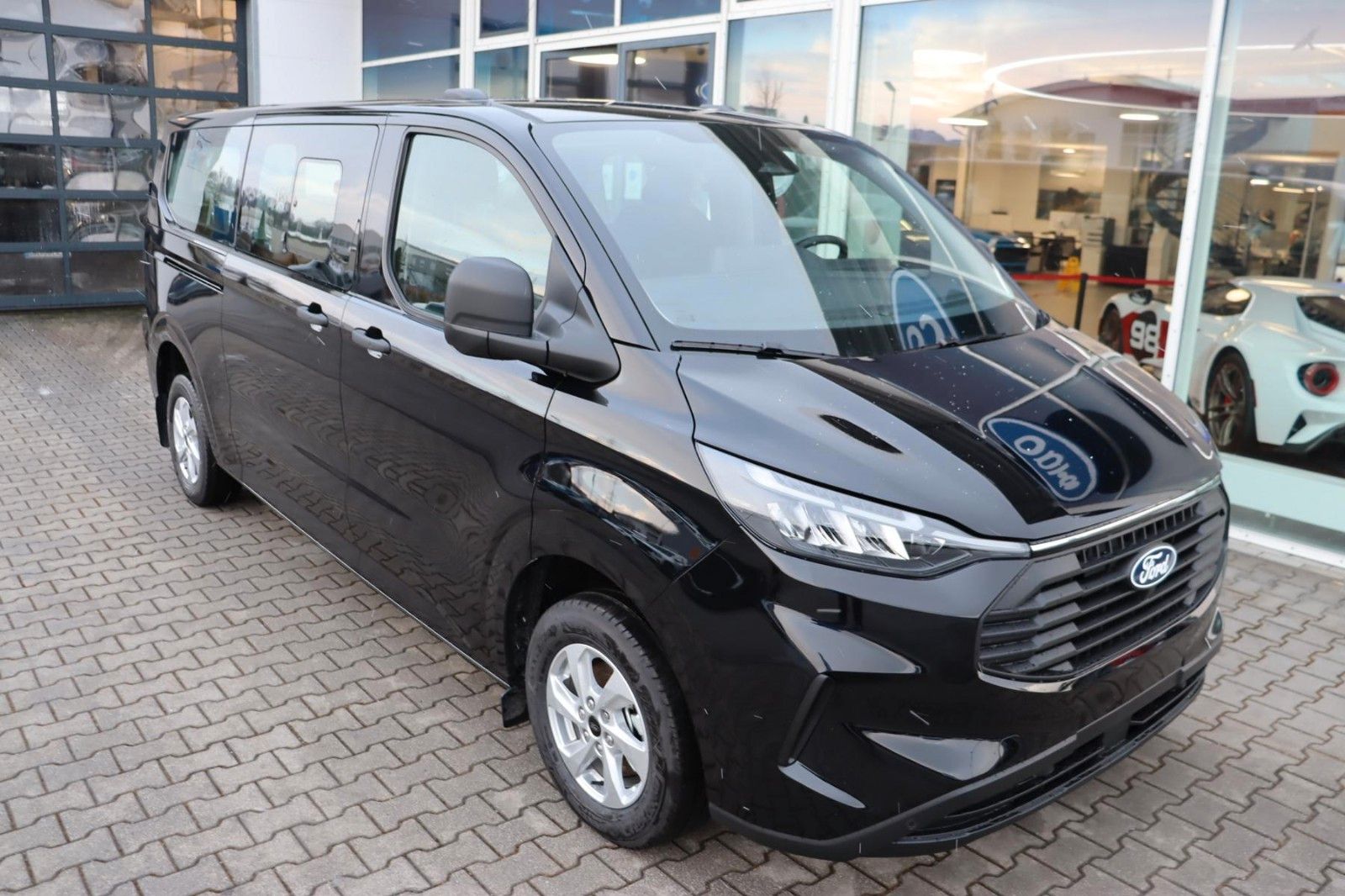 Ford Transit Custom Kombi Trend 9-Sitzer 320 L2 AHK