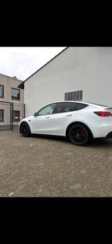 Tesla Model Y Performance Dual Motor AWD Performance - Tesla Model Y in Düsseldorf