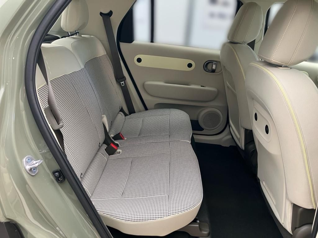 Fahrzeugabbildung Hyundai INSTER EV 49 kWh Prime WPumpe SpurW KlimaA Navi