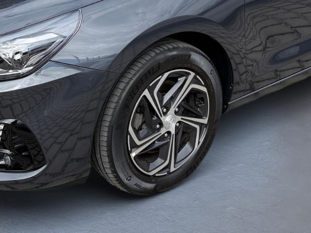 Fahrzeugabbildung Hyundai i30 1.6 cw Trend +CARPLAY+KLIMA+PDC+RFK+SHZ+UVM+