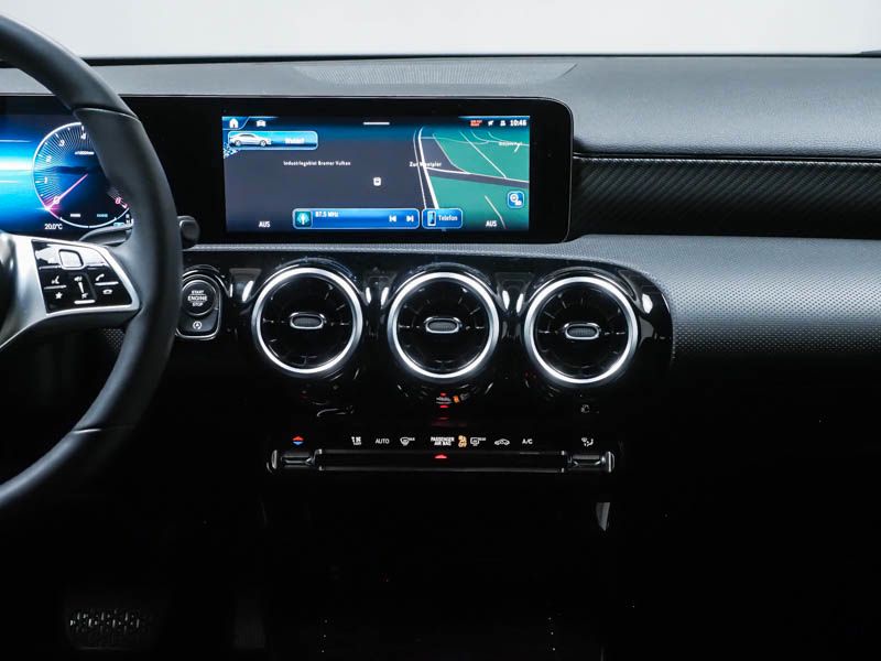 Fahrzeugabbildung Mercedes-Benz A 180 Limousine Progressive LED+Kam+WinterP+MBUX