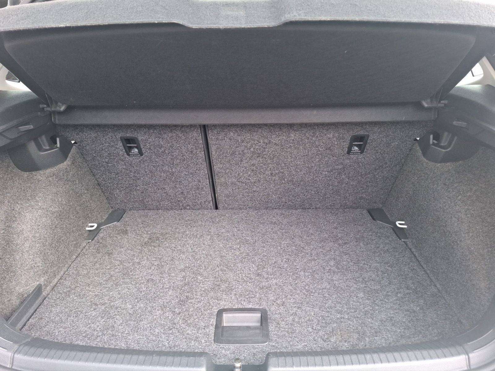 Fahrzeugabbildung Volkswagen Polo TSI Comfortline AppConnect Klima PDC SHZ