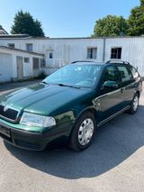 Skoda Škoda Octavia 1,6 Benziner (TÜV Neu) - Skoda Octavia aus 2001: Kombi
