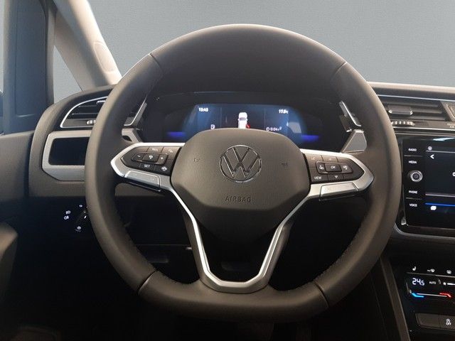 Fahrzeugabbildung Volkswagen Touran 4All 2.0TDI DSG Pano AHK 7-Sitzer Navi