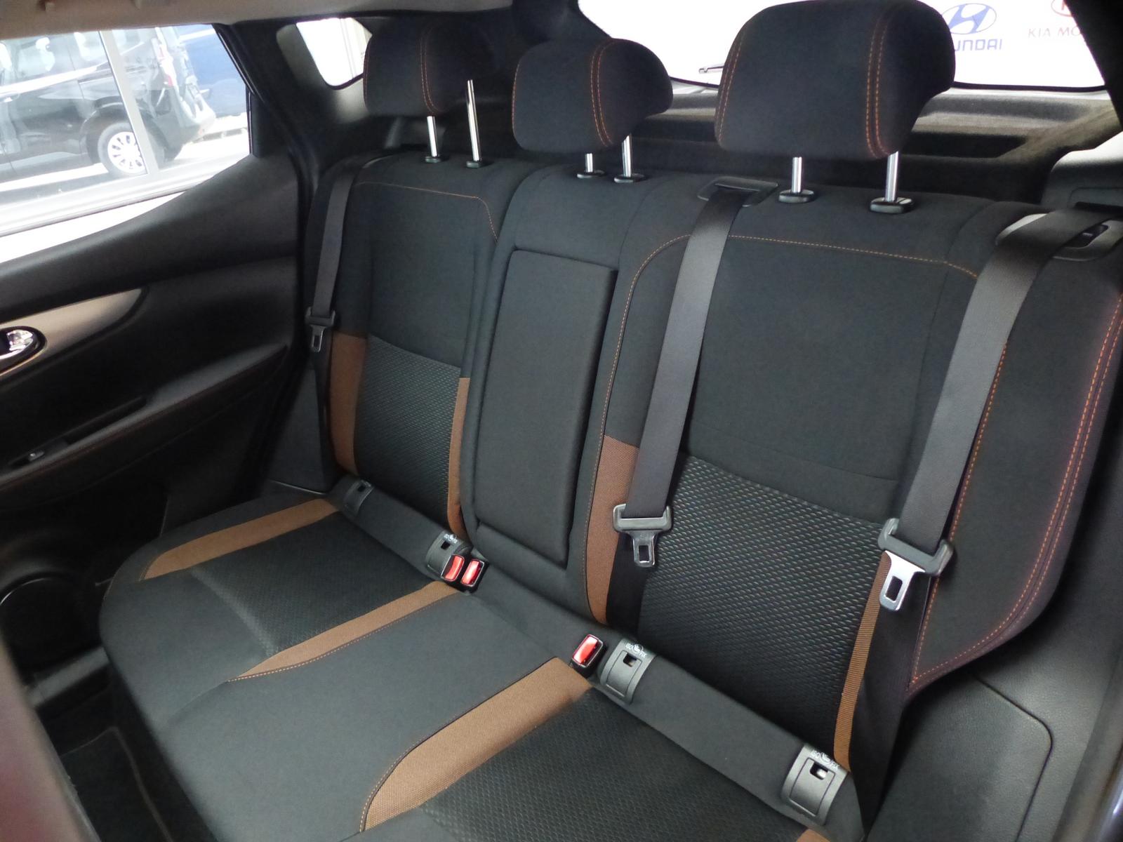 Nissan Qashqai N-Motion Panod+Navi+360°+PDC+Winterpaket