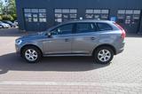 Volvo XC60 D3 FWD Schalter Momentum*FSHZG*RFK*AHK - Volvo XC60: 3D
