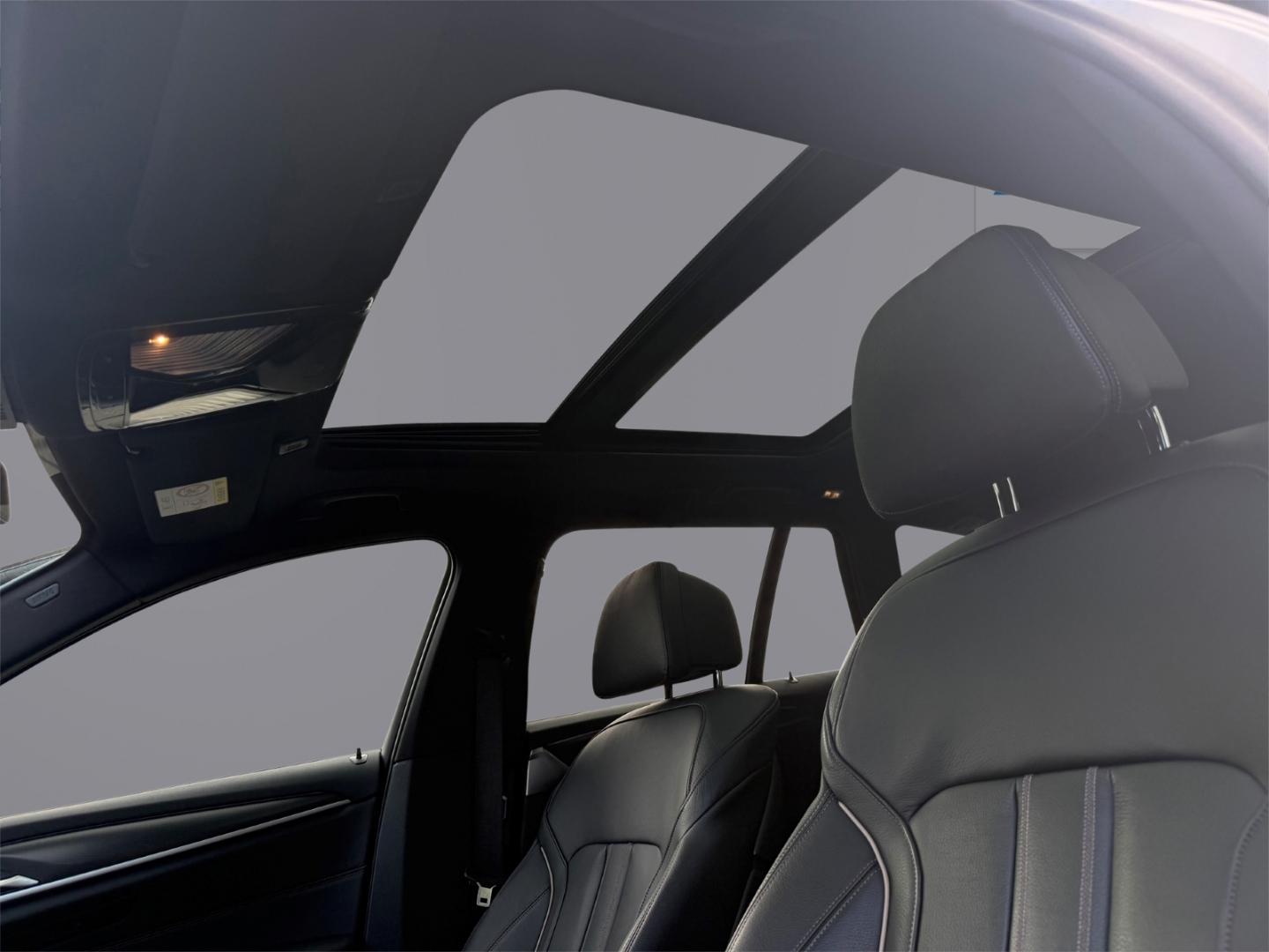 BMW 530 d Touring M-Sport/HUD/HiFi/RFK/AHK/Pano