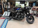 Indian 2025 Super Chief Dark Horse *Black Metallic* - INDIAN SUPER CHIEF DARK HORSE