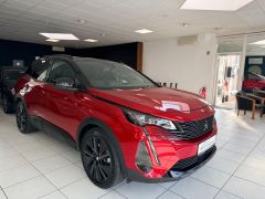 PEUGEOT 3008 Hybrid GT Black Line Ultimate Standheizung!