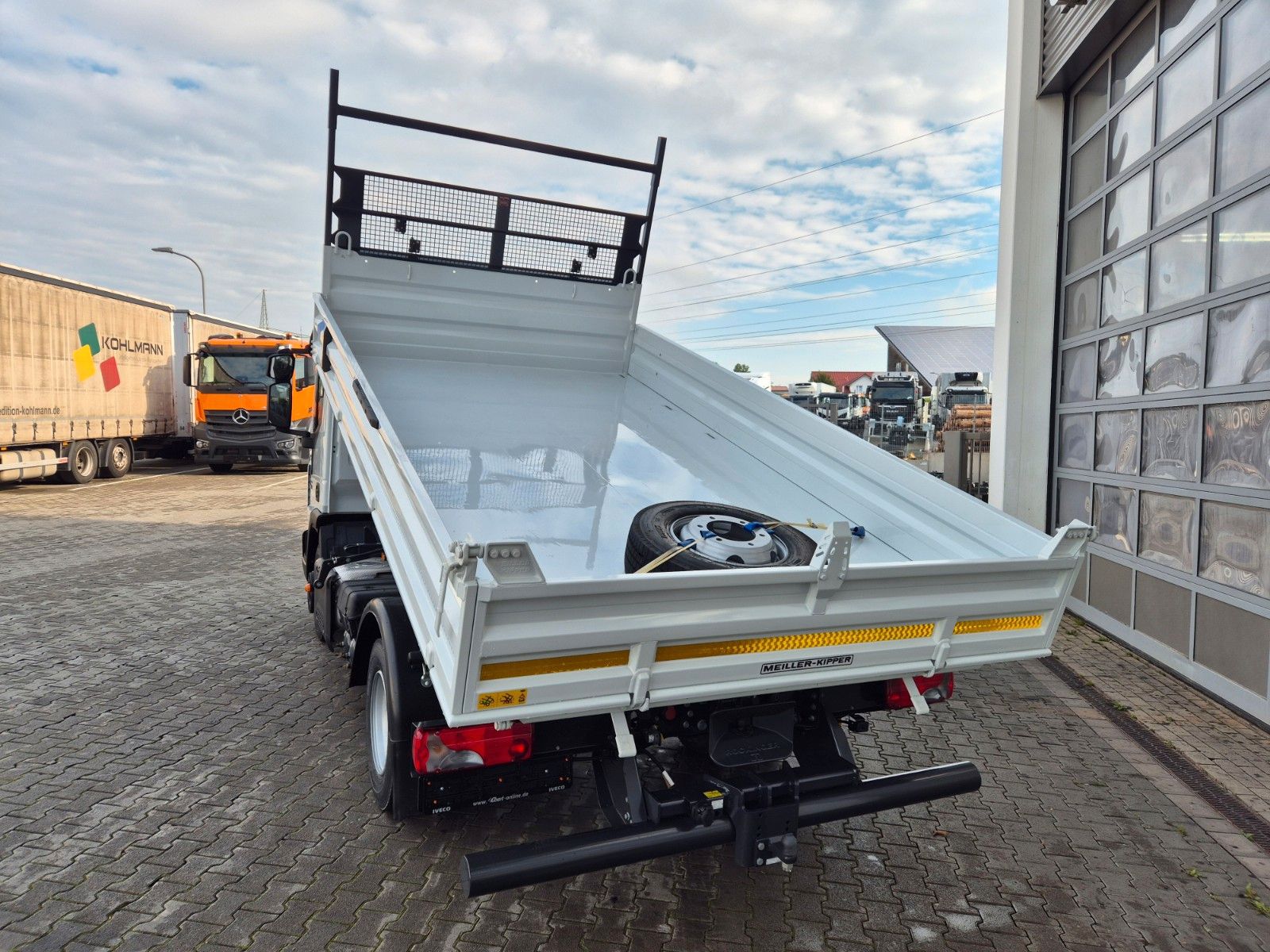Fahrzeugabbildung Iveco Eurocargo ML80E21 Meiller 2x AHK 3 Sitze Klima