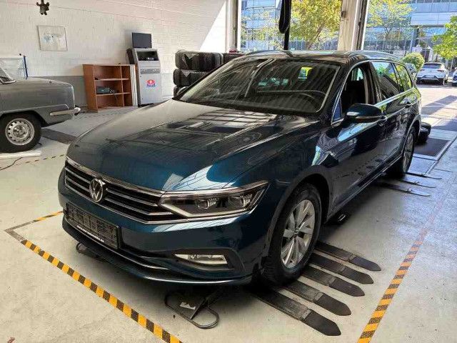 Volkswagen Passat Variant - Bild 2