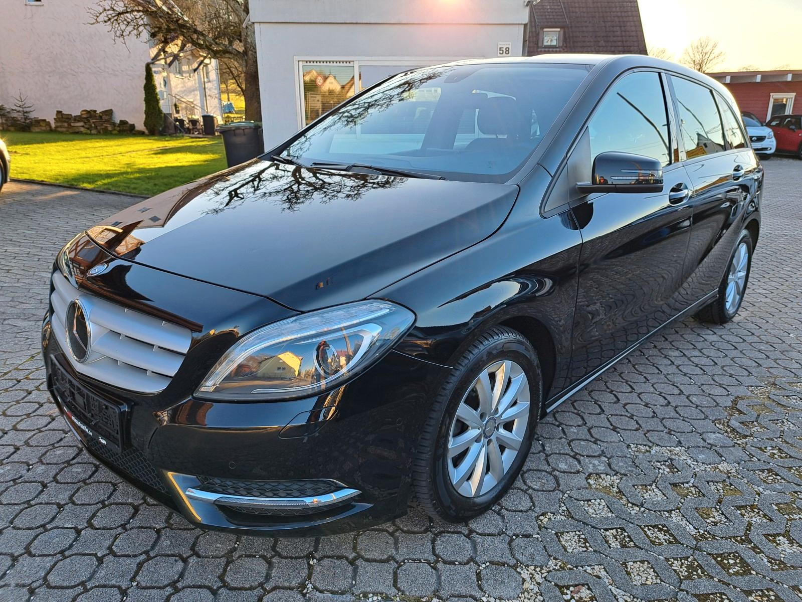 Mercedes-Benz B 200 CDI BlueEfficiency*PDC*NAVI*LEDER*BI-XENON