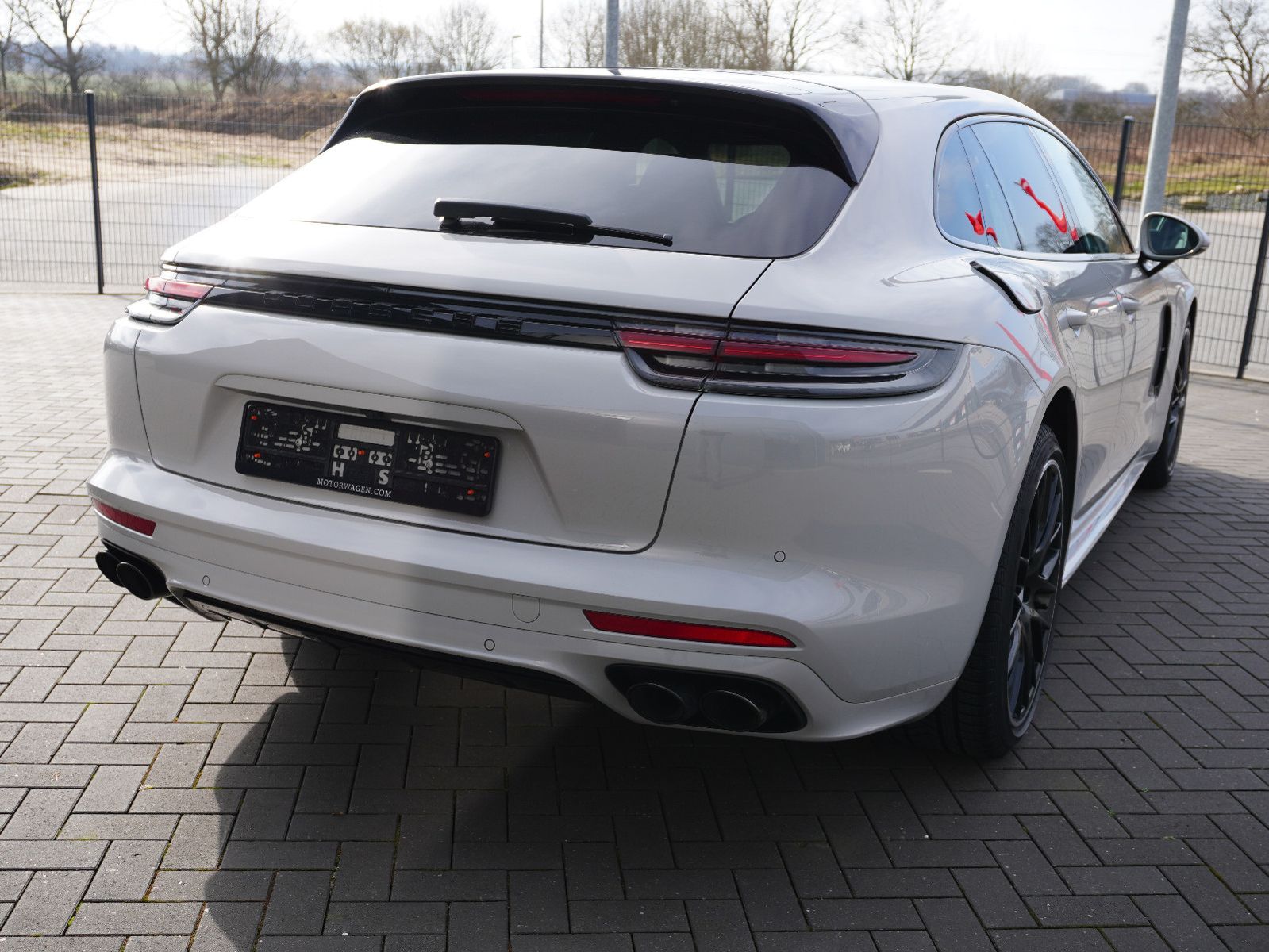 Fahrzeugabbildung Porsche Panamera Sport Turismo 4 E-Hybrid