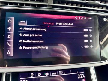 Audi Q8 - 12