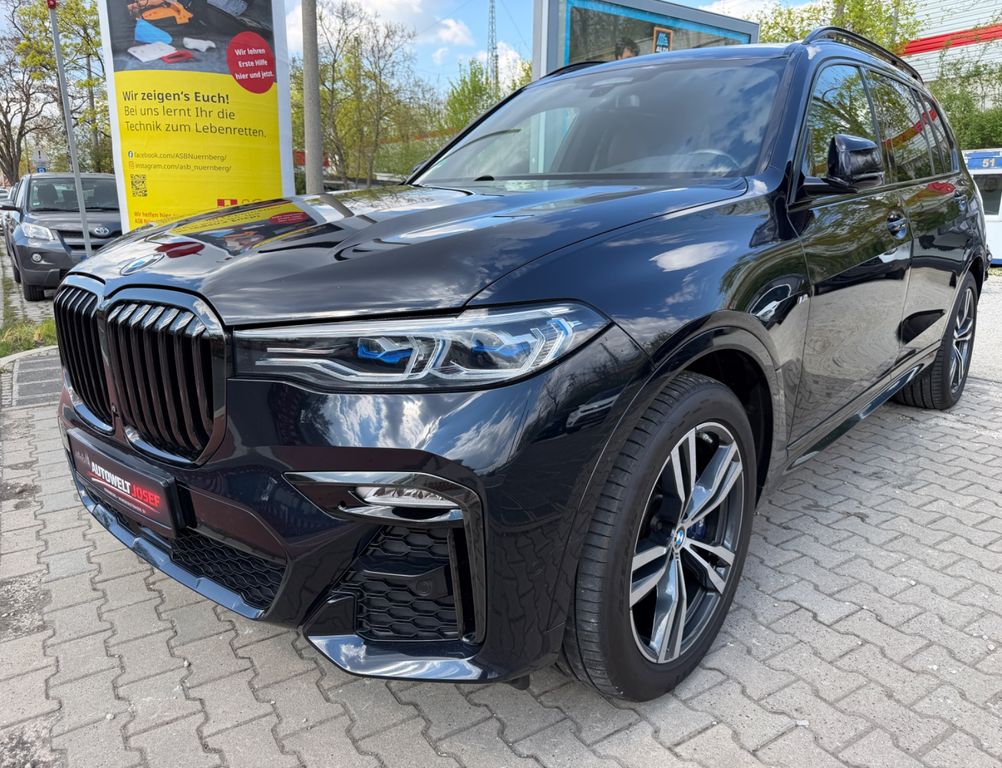 Image of BMW X7 M50