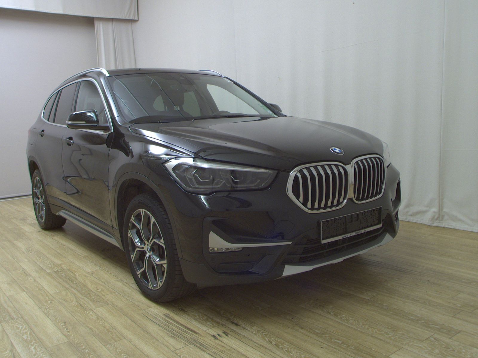 BMW X1 sDrive18d X-Line Navi LED T-Leder HiFi RFK foto 3