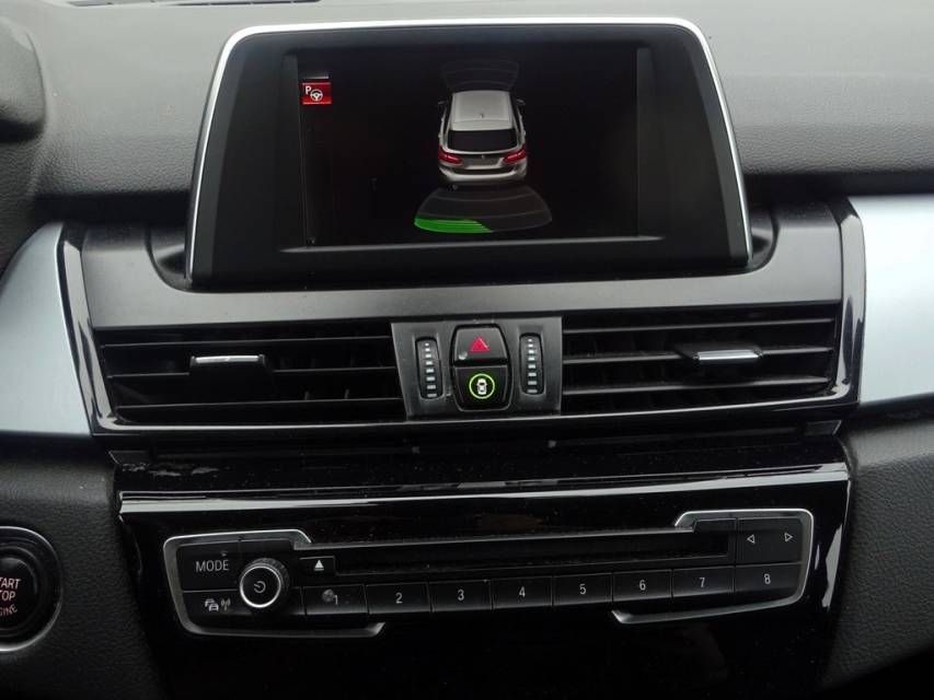 Fahrzeugabbildung BMW 218d 2.0 Active Tourer Automatik Advantage 8-fac