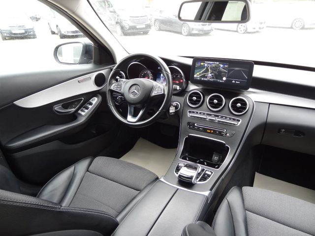 Fahrzeugabbildung Mercedes-Benz C 220 T BlueTec/AMG-19-Zoll/Pano/Navi/LED/Kamera